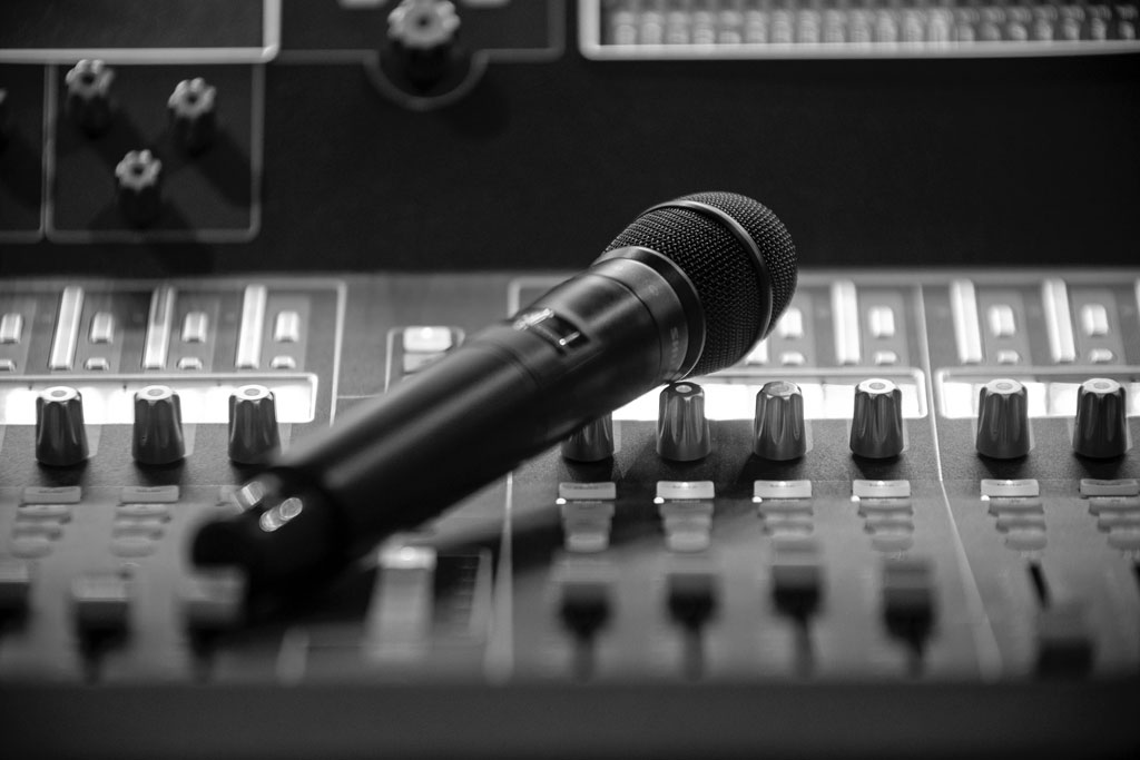 Microphone & soundboard